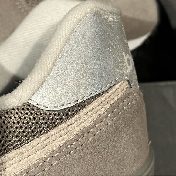 New Balance 574 Women’s Sneakers Grey White Size 9.5 US WOMEN - Picture 5 of 13